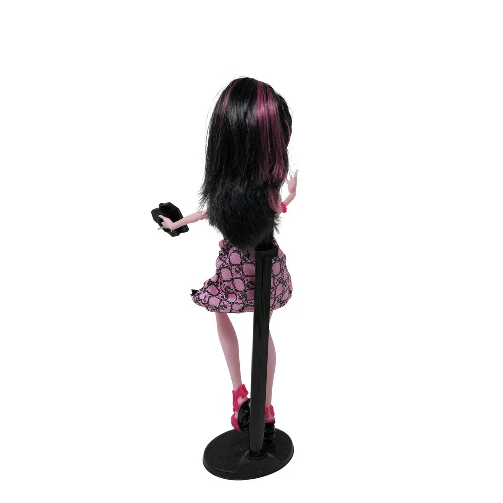 Mattel draculaura from